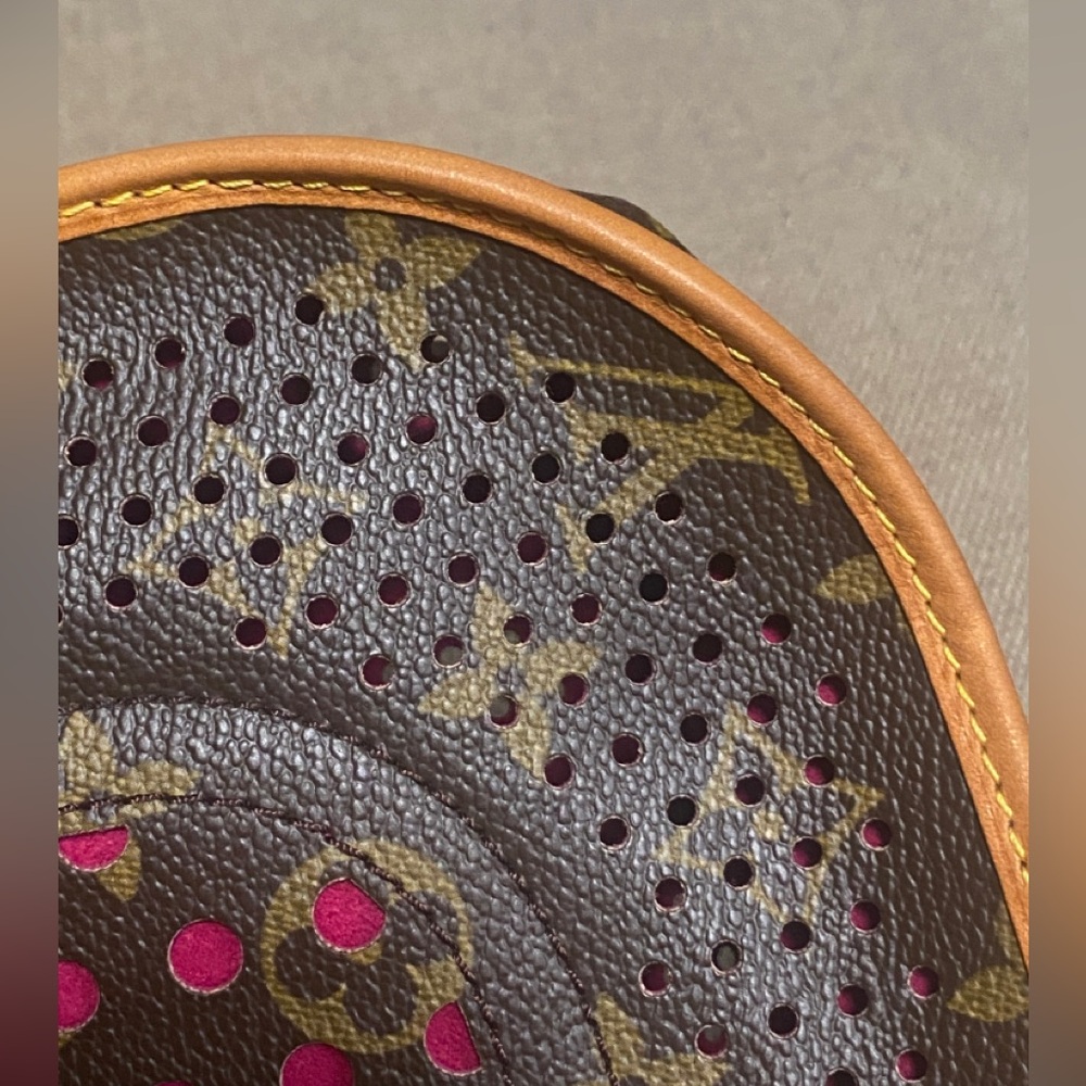Louis Vuitton Limited Edition Perforated Musette Bag (Monogram & Fuchsia ) - Picture 16 of 16